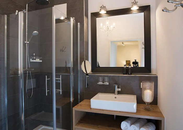 Logis First Class Business Suites